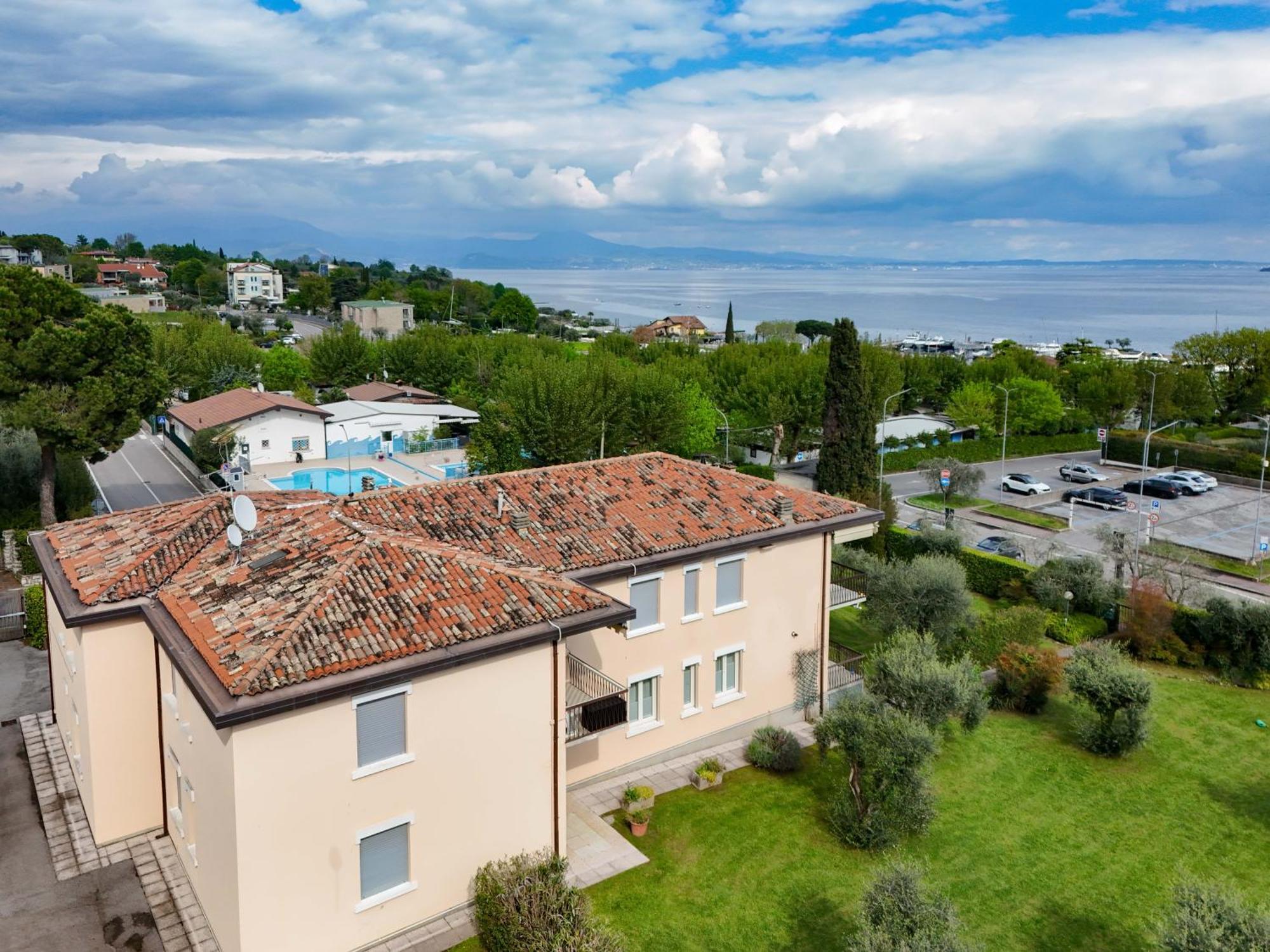 Appartamento Martina Moniga del Garda Exterior foto